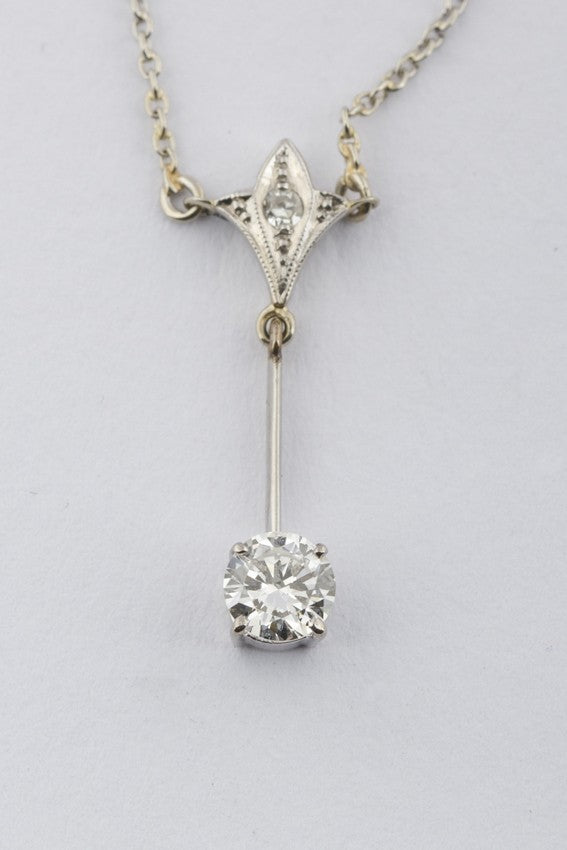 Wit gouden Art Déco hanger met briljant