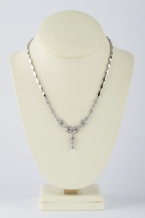 White gold link necklace with 100 diamonds