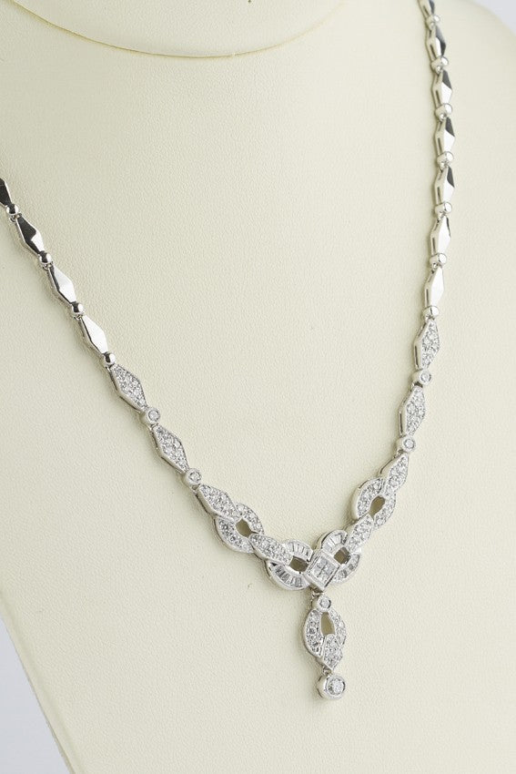 White gold link necklace with 100 diamonds