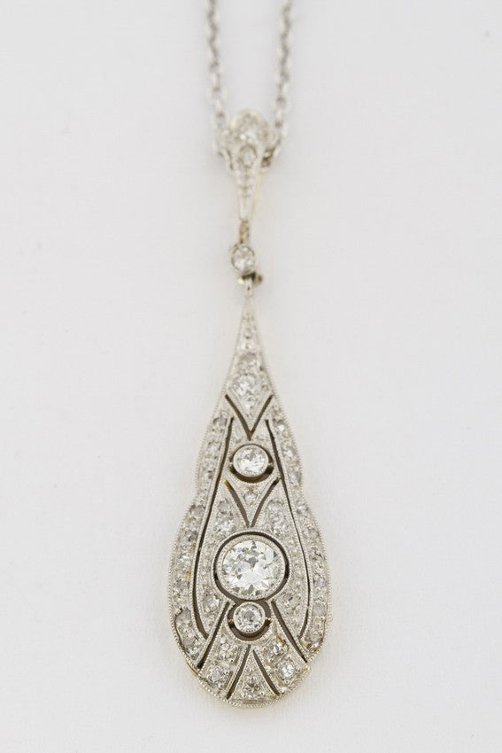 Wit gouden Art Déco hanger met briljant en diamant