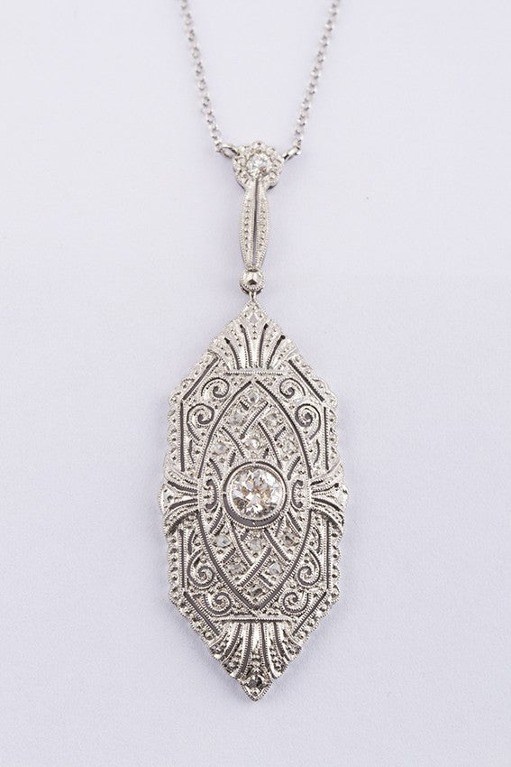 White gold Art Deco pendant with diamonds