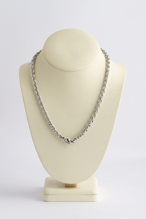 White gold link necklace