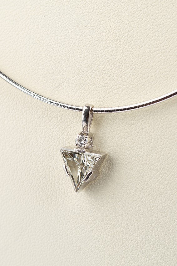 White gold pendant with diamonds