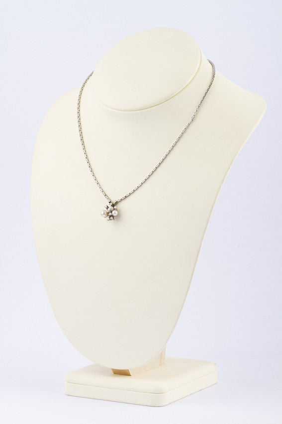 Wit gouden hanger met parels en briljanten