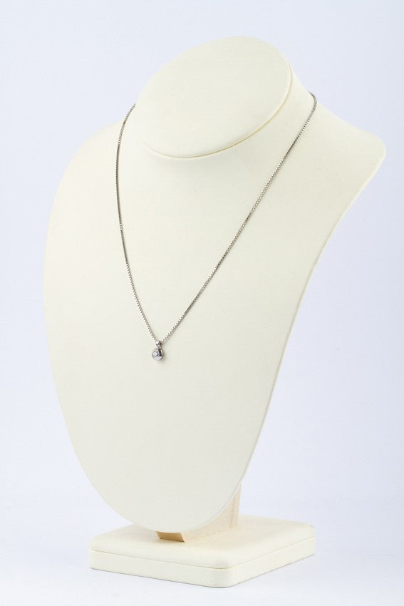 Wit gouden solitair hanger met een briljant 0.21 ct.