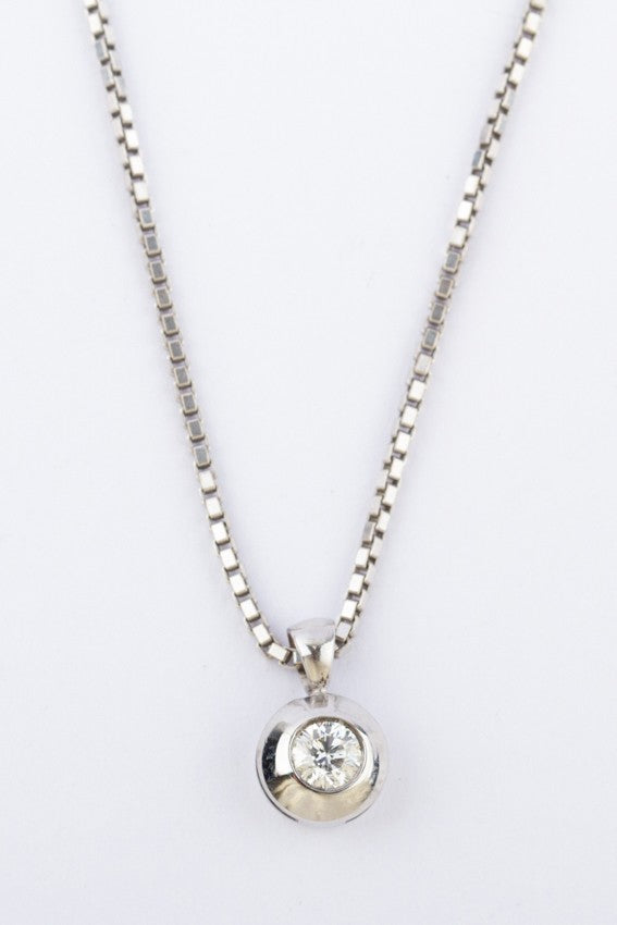 Wit gouden solitair hanger met een briljant 0.21 ct.