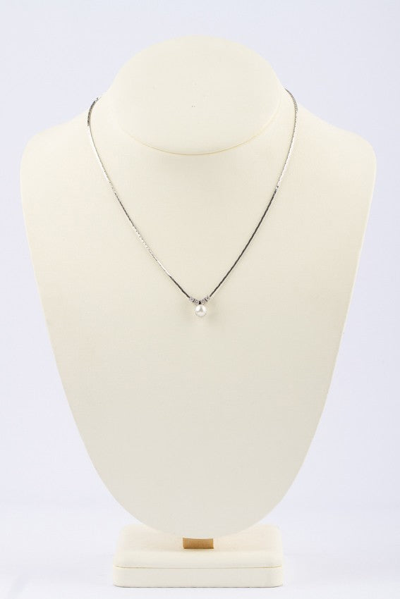 Wit gouden hanger met parel en 4 briljanten