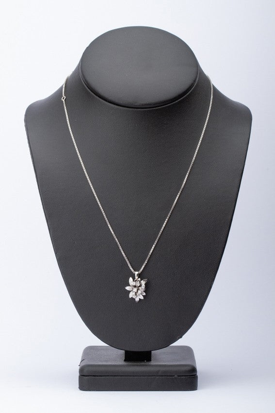 White gold pendant with 6 diamonds on a white gold necklace