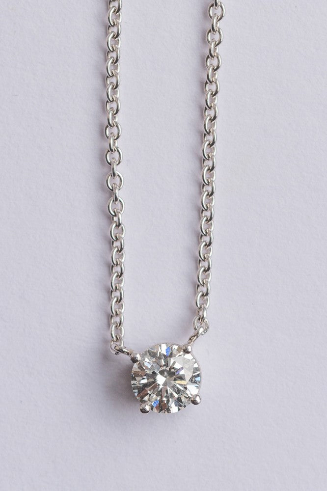 Wit gouden solitair hanger met een briljant van 0.51 ct.