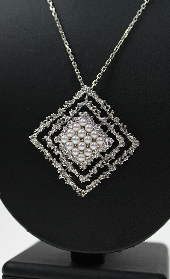 Silver necklace with pendant