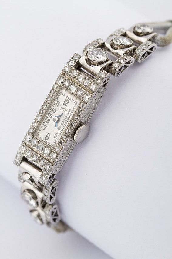 Platinum Art Déco watch with brilliant cut diamond