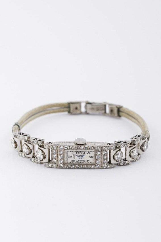 Platinum Art Déco watch with brilliant cut diamond