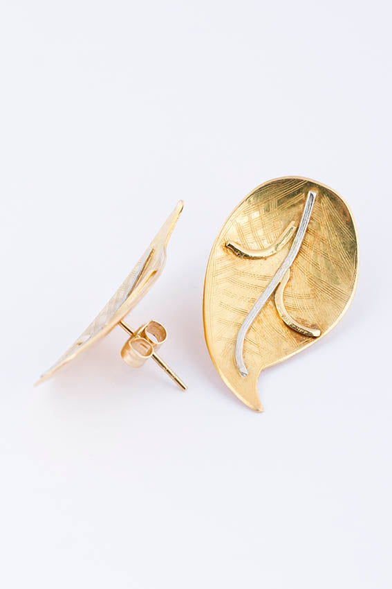 Gouden blad oorknoppen