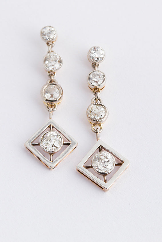 Art Déco earrings with brilliant cut diamonds