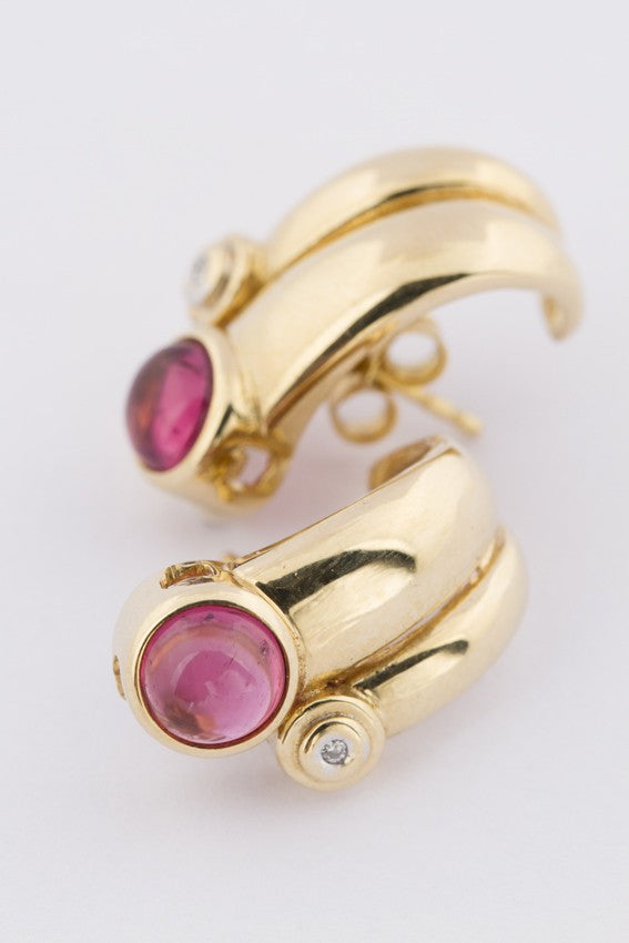 Gouden oorstekers met toermalijn en briljant