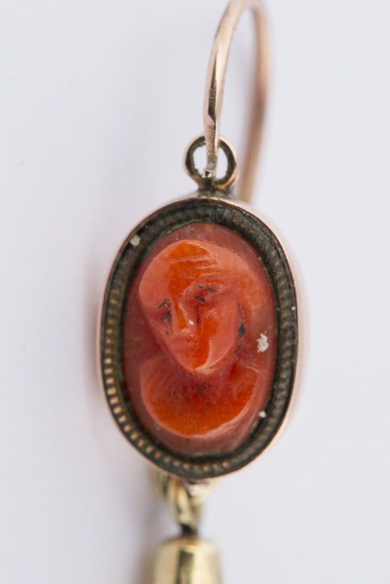 Antieke gouden bloedkoralen oorhangers