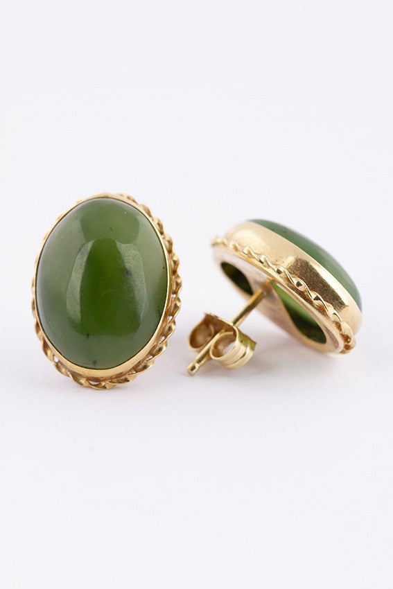 9 carat jade stud earrings