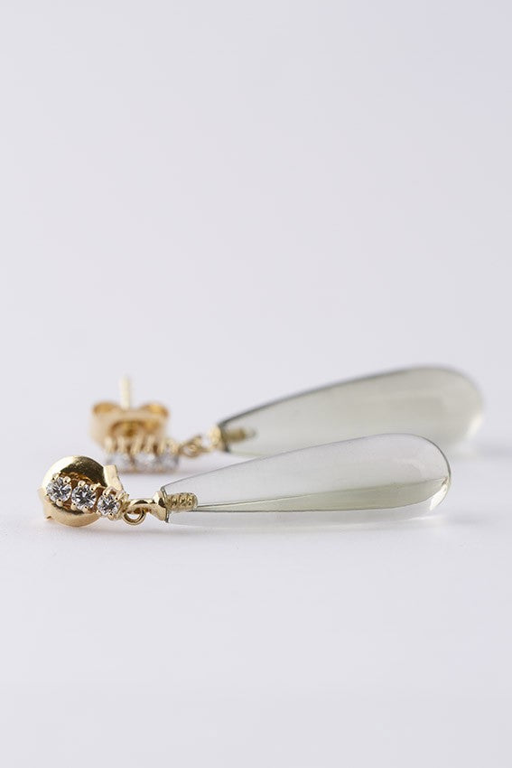 Gold earrings with brilliants and prasiolite