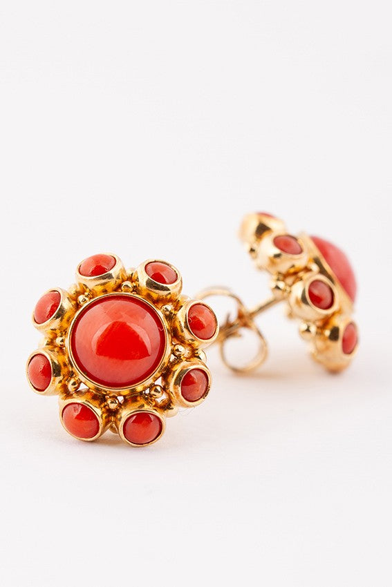 Entourage stud earrings with red coral