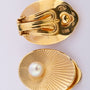 Gouden oorclips met cultivé parel
