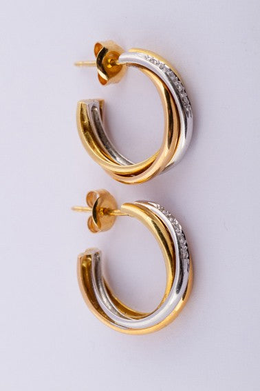 Gold earrings with diamonds