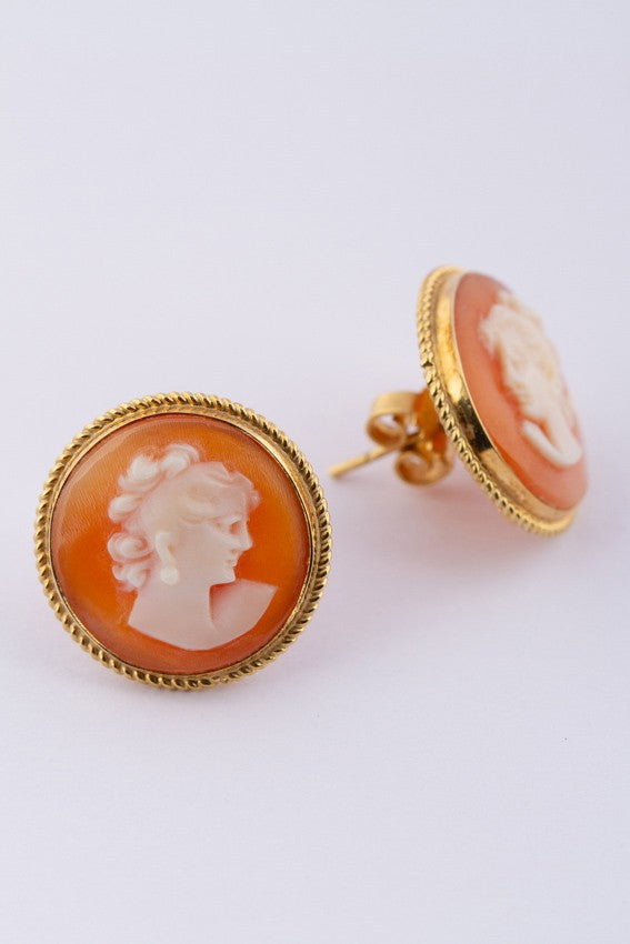 Schelp camée oorknoppen