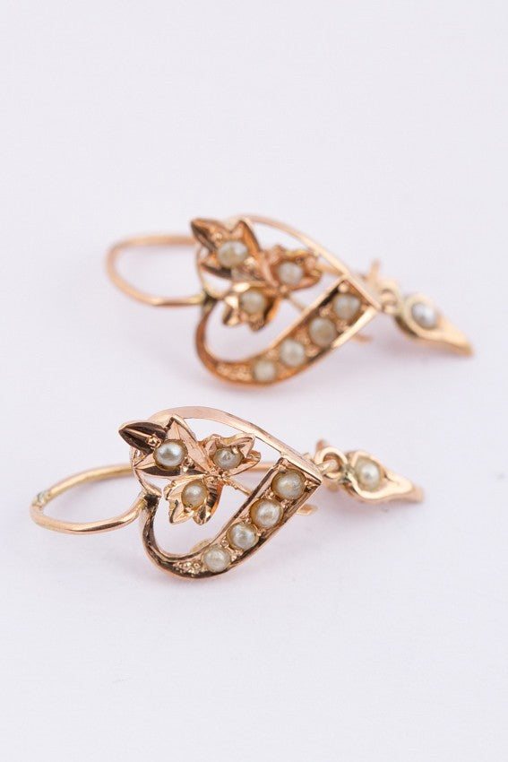 Antique gold earrings with pearls