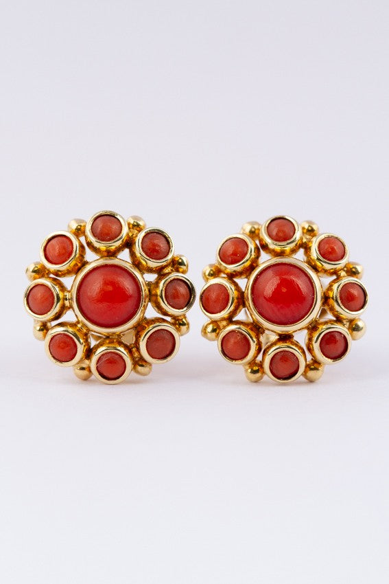 14 krt gouden oorknoppen met bloedkoralen