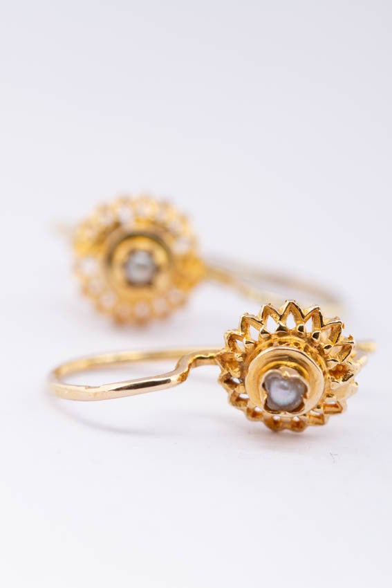 Antieke oorhangers met parel