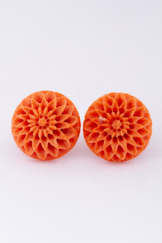 Flower cut red coral ear studs on gold studs