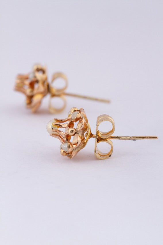 Gouden oorstekers met parels