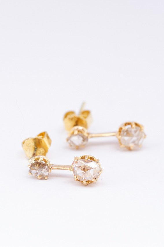 Gouden oorhangers met diamanten