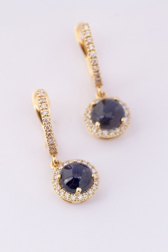 Gouden oorhangers met saffier