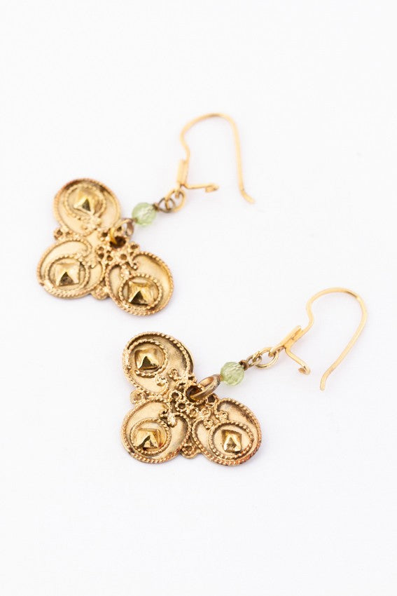 Antique gold earrings with peridot