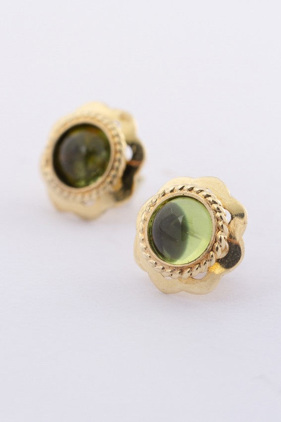 Gold earrings with peridot
