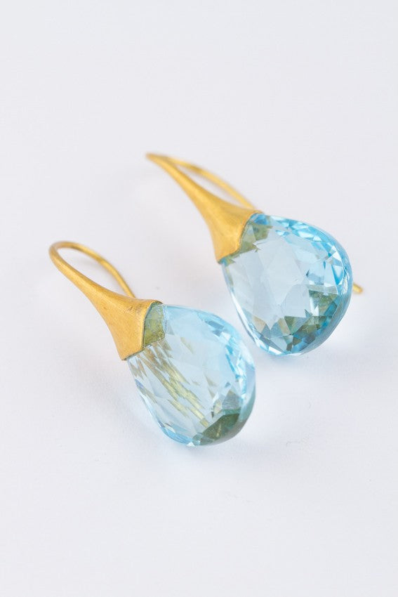 Gold earrings with briolette-cut topazes