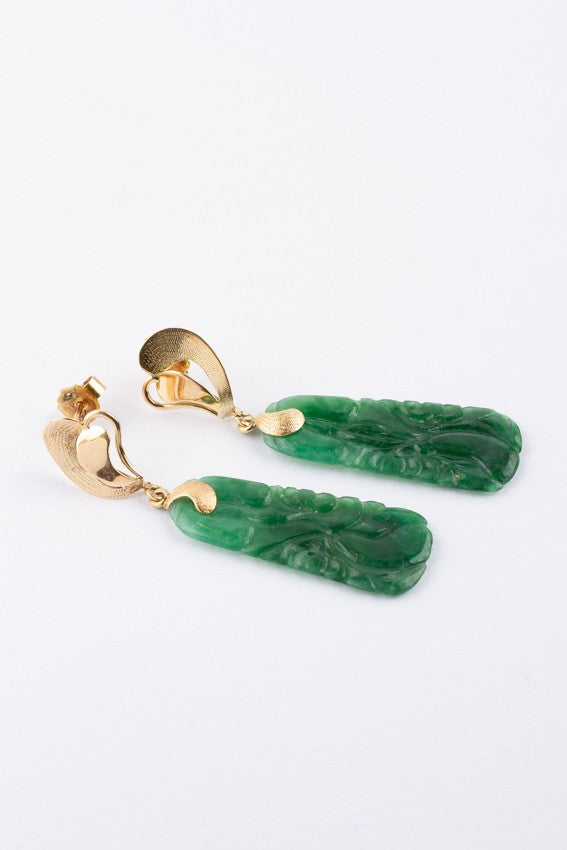Gold earrings with jade