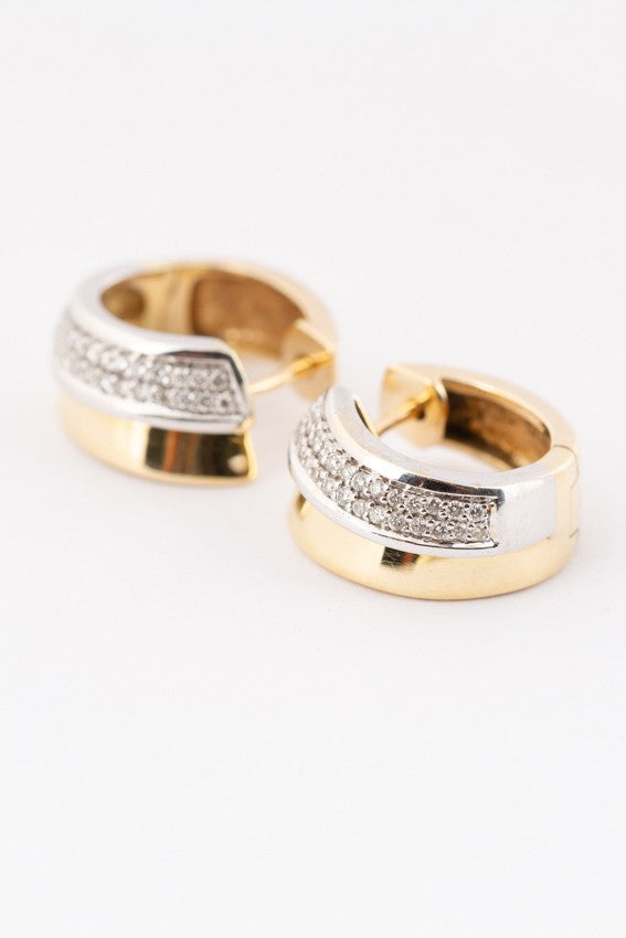 White/yellow gold earrings with 29 diamonds each