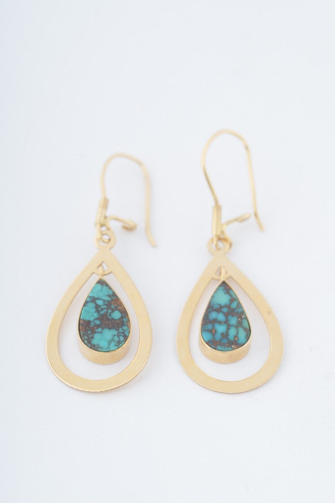 Gold earrings with turquoise