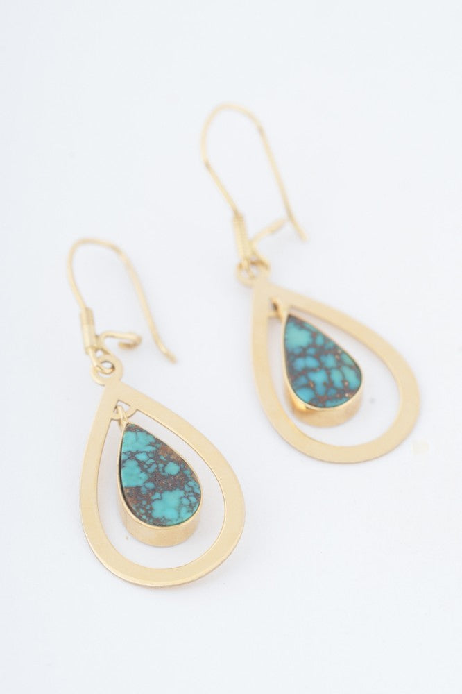 Gold earrings with turquoise
