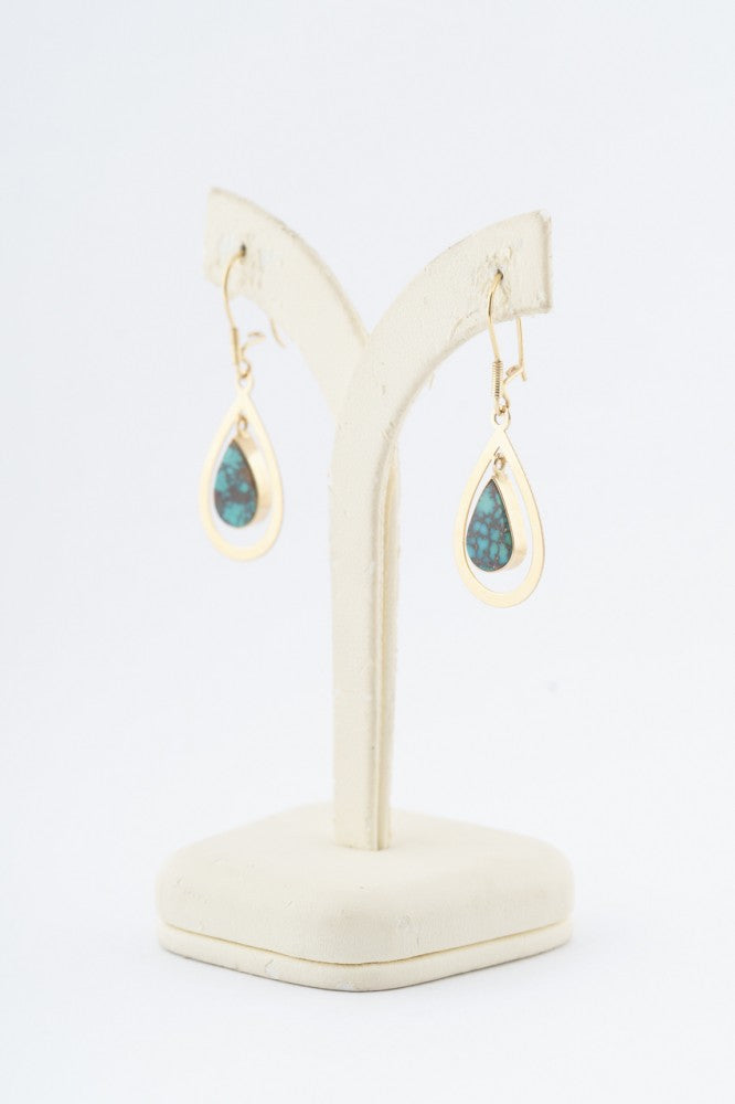 Gold earrings with turquoise