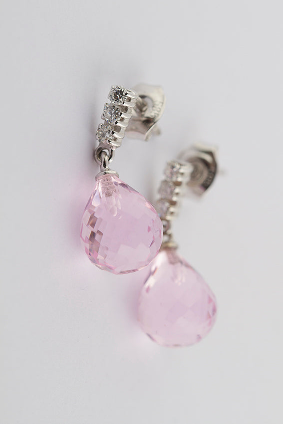 White gold earrings with rose quartz and brilliant cut diamonds