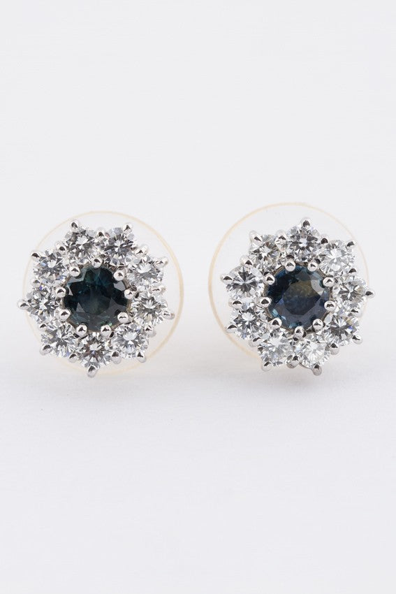 White gold entourage stud earrings with sapphire and brilliant cut diamonds