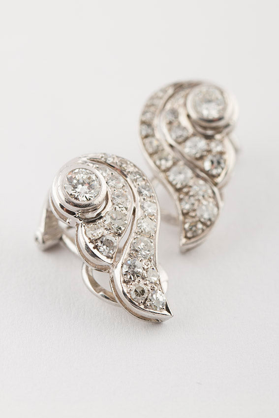 Gold slave bracelet with brilliant