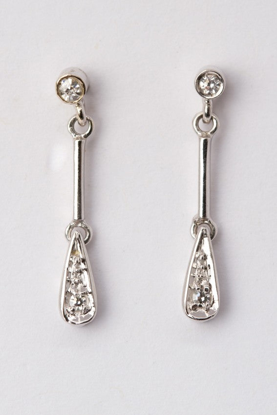 White gold earrings with 2 diamonds in each