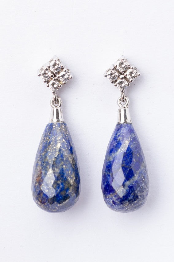 White gold earrings, each with a lapis lazuli and diamonds