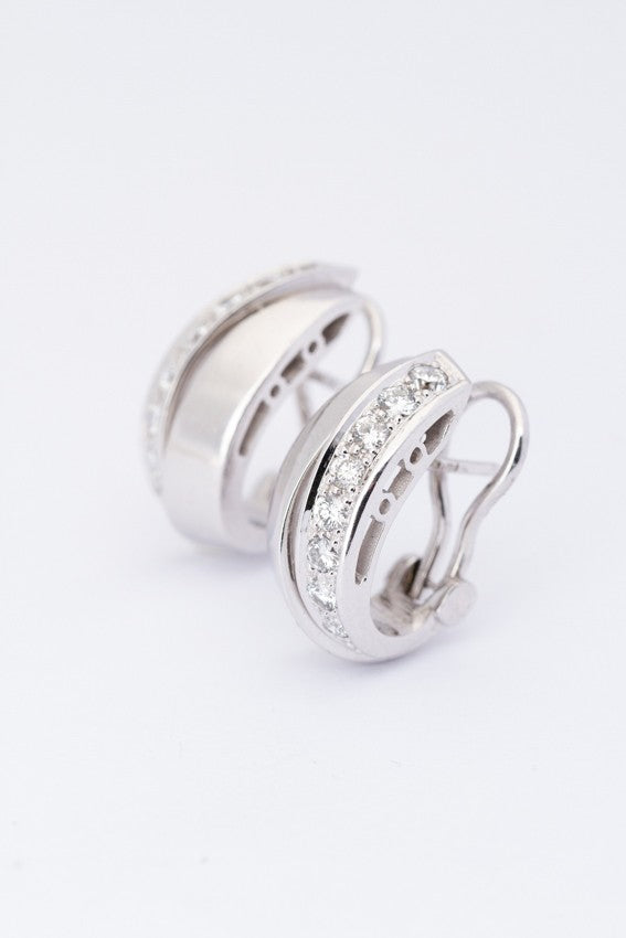 White gold stud earrings with 8 diamonds each