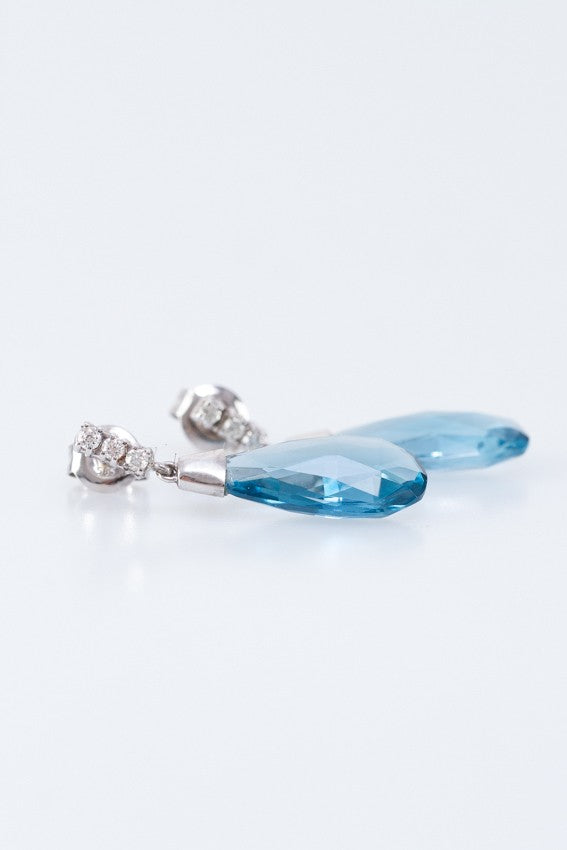 White gold earrings with topaz and diamonds