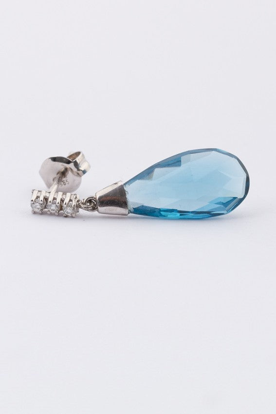 White gold earrings with topaz and diamonds