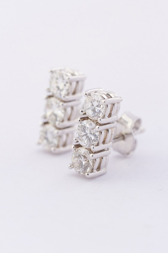 White gold stud earrings with diamonds